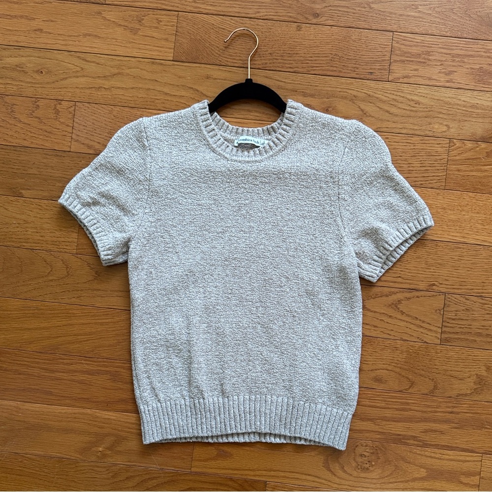 Abercrombie & Fitch Gray Crew Neck Sweater